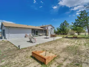 2 Mi to Dtwn Castle Rock Home with Furnished Patio