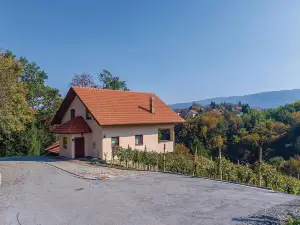 Beautiful Home in Stubicke Toplice with Sauna and 2 Bedrooms