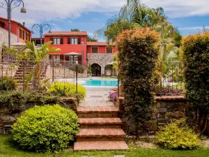 Leonardo Resort