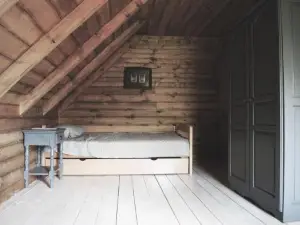 Chalet Lily