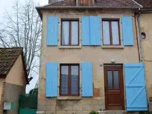 Maison Accueillante a Saint Amand en Puisaye Avec Jardin