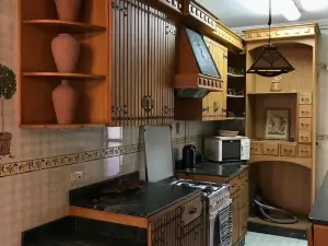 Amazing appartment , sunny , clean and spacious.