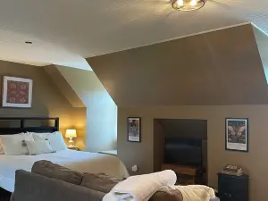 Cozy studio located in small town America, Bunker Hill, IL.