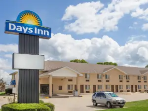 Days Inn & Suites by Wyndham Gonzales TX