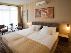 Barokk Hotel Promenád