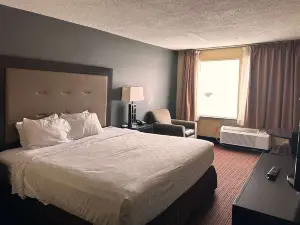 Days Inn & Suites by Wyndham Norton Shores/Muskegon
