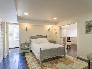 Island Waterfront Estate, Sunsets, Boat Basin, Close Beaches,  Sleeps12, Dogs OK