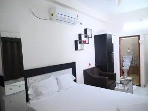 Hotel First Crown