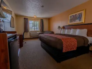 Thunderbird Lodge