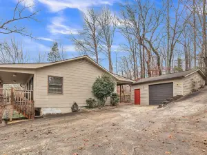 View West Lakefront Home 4 Bedroom Home