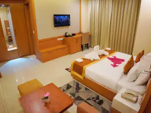 Hotel Cheer Royale