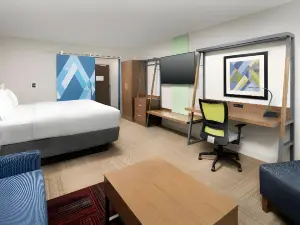 Holiday Inn Express & Suites North Brunswick