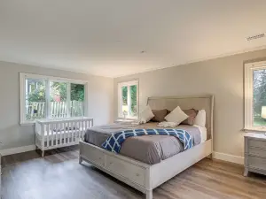 9 Mi to National Mall: Spacious Bethesda Retreat!