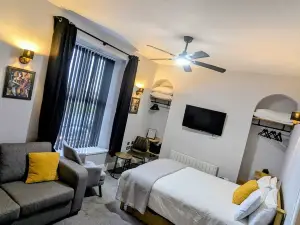 Hoopers Sandy Beach Guest Rooms