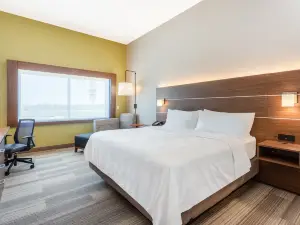 Holiday Inn Express & Suites Springfield North