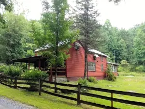 Jewell Hollow Homestead
