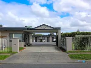 Beaconsfield Lodge Motel