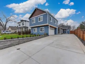 Rustic Modern Home Near Sutter St &Historic Folsom