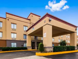 Clarion Pointe Evansville North