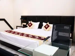 Hotel Neelam Moga