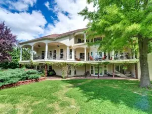 Whispering Oak Mansion
