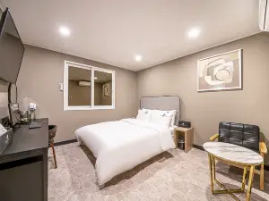 Gimhae Buwondong Forest 701 Hotel