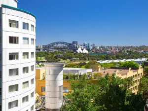 Holiday Inn Sydney Potts Point, an IHG Hotel