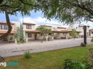 Holt Nueva Escondida 3Br - Pool, Parking & Patios
