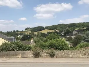 Barley - Cosy Stylish Apartment - Easy Access to Bath and Many Nearby Attractions