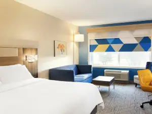 Holiday Inn Express & Suites Colby by IHG
