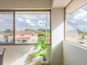 Spacious Central located Family House at Sunnybank