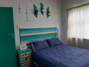 Beach Cottage - Hole in the Wall Resort