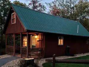 Modern, Private Cabin 20 Minutes From Penn State, Breakfast Items Included
