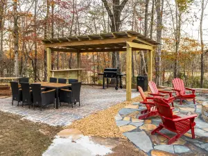Lakeview Lodge on 16 acres! Sleep up to 36 at the perfect luxury retreat!