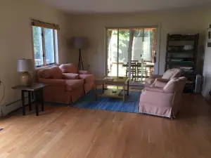 Lakeside Cottage With 4 Bedrooms in Essex, NY