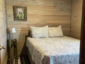 Buckridge Cabins, located near the Buffalo National River in Compton Arkansas.
