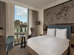 DoubleTree by Hilton Hull