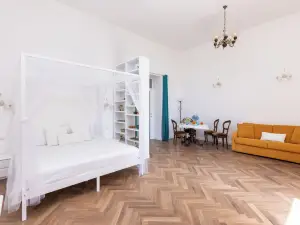 Lux Aurea