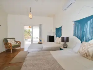 Arena y Mar Beachfront House, El Cuyo by the Spot Rentals