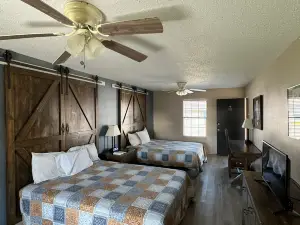 Four Horsemen Hotel