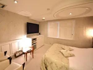 Hotel Woo (Adults Only)