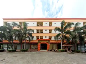 Central Park Hotel
