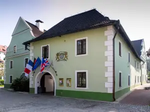 Rožmberský dvůr