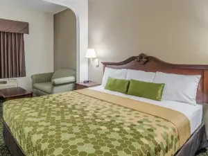 Econo Lodge Inn & Suites