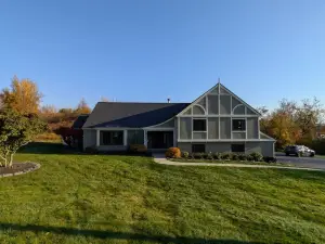 The Tudor at Willow Creek - Spacious 4-bedroom house in Little Falls