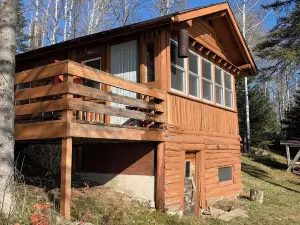 Charming Rustic Off-Road/Off-Grid Log Cabins on BWCA Wilderness Lake!