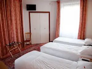 Logis Hôtel du Commerce