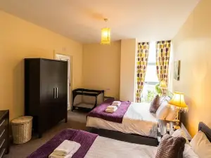 The Courtyard Apartments