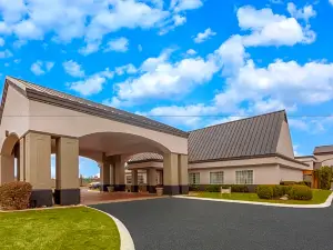 Days Inn by Wyndham Austintown