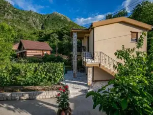 Ethno Lodge AB